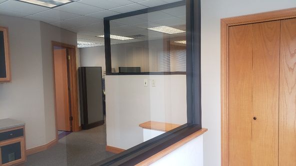 1,422 SF